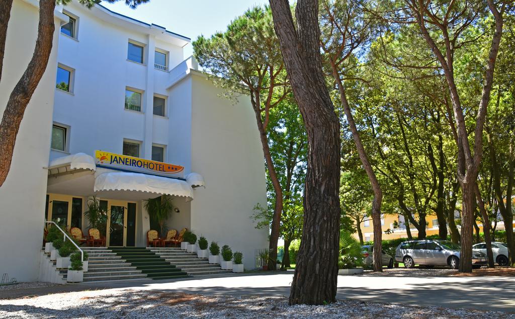 Hotel Janeiro Frontemare 3*